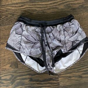 Lululemon hottie hot 2.5